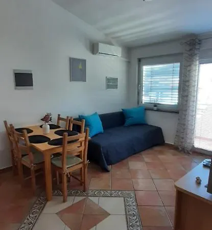 Aparthotel Dobra Family