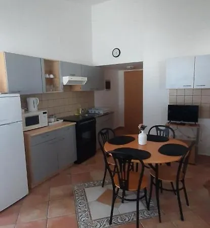 Dobra Family Apartmanhotel Vir