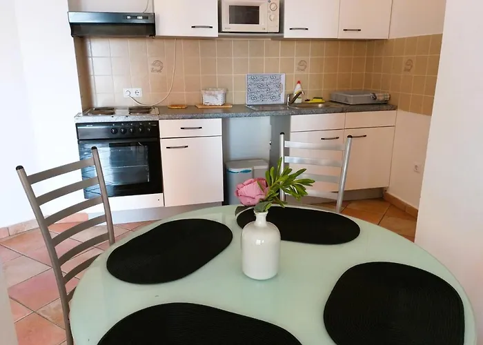 Aparthotel Dobra Family Vir